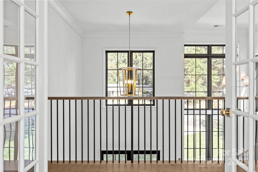 Spacious, unfurnished interior of a new home in Stratford Chase, Charlotte (Image 39).