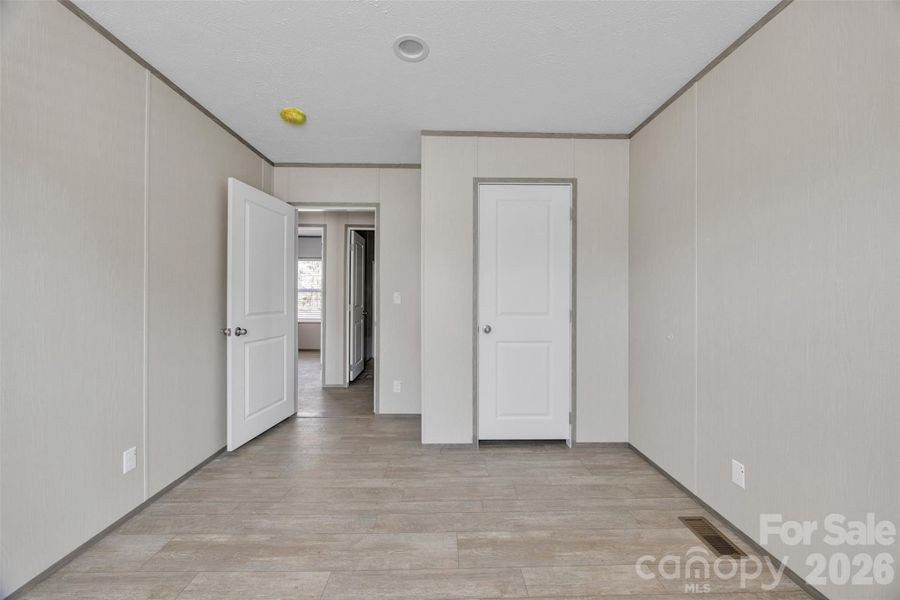 Spacious, unfurnished interior of a new home in , Taylorsville (Image 12).