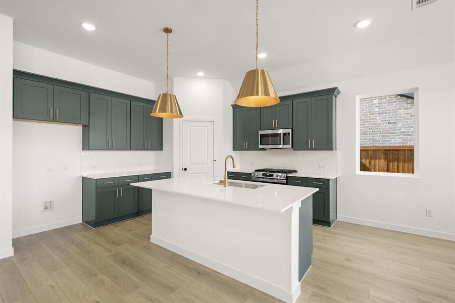 15_661 Tyronza- Kitchen-3