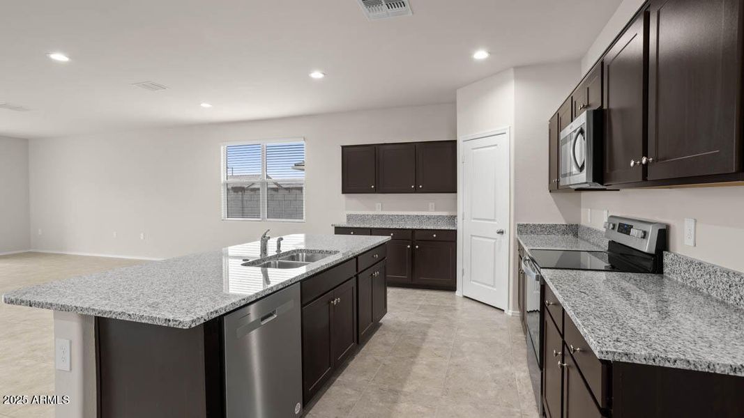 Mockingbird-Estrella Vista - 3530 - 3730