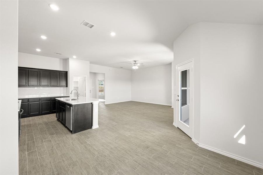 504 Diamond- Dining-1 504 Diamond- Dining-1