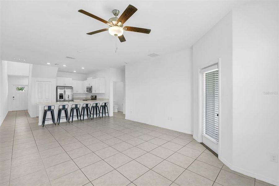 Spacious, unfurnished interior of a new home in , San Antonio (Image 26).