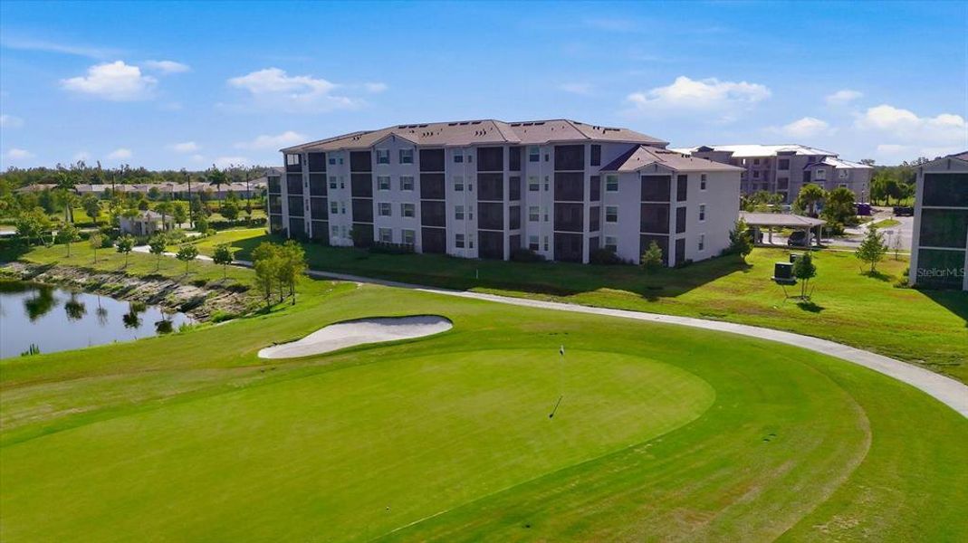 Condo located in Venice, FL showcasing its design and architecture (Image 28). Condo located in Venice, FL showcasing its design and architecture (Image 28).