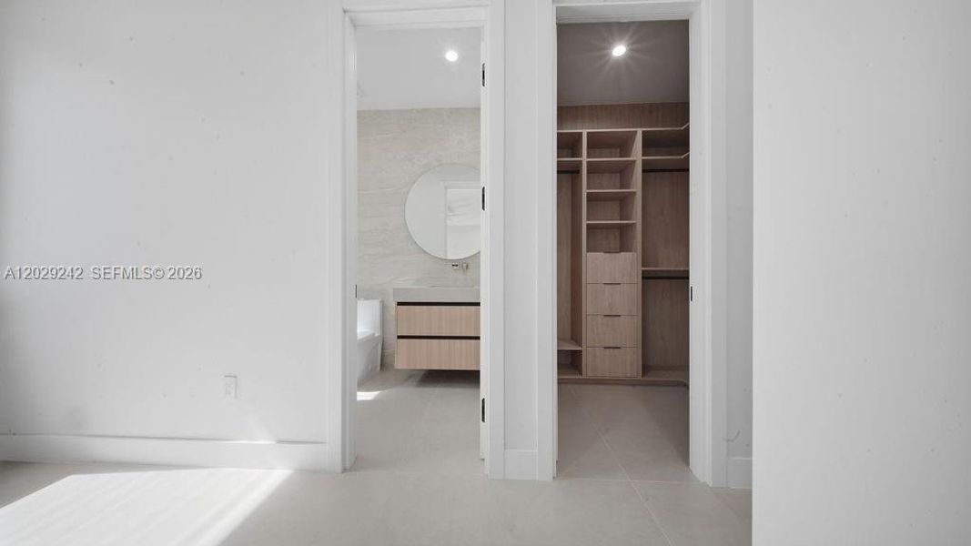 Image 85 of a home in .