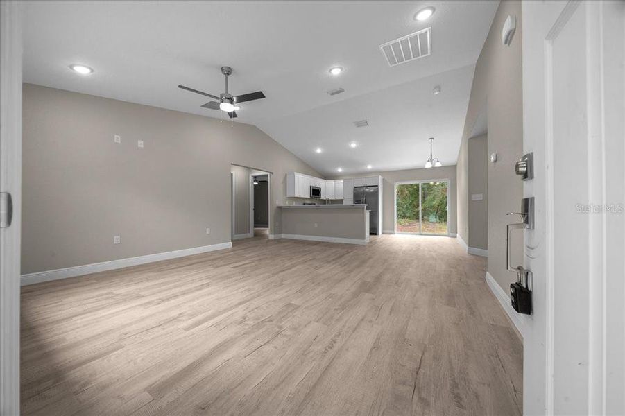 Spacious, unfurnished interior of a new home in , Belleview (Image 43). Spacious, unfurnished interior of a new home in , Belleview (Image 43).