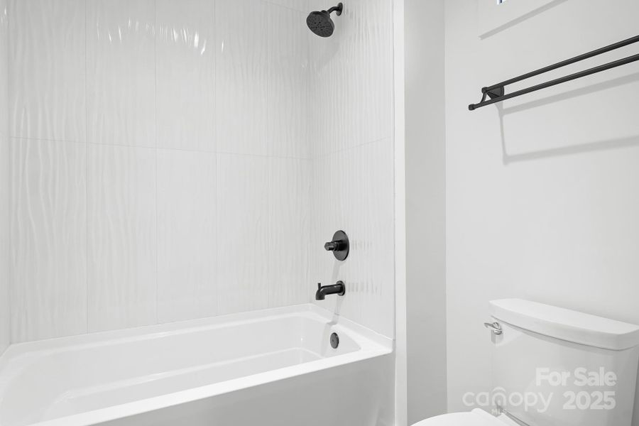 Bath 3- Gorgeous tile!