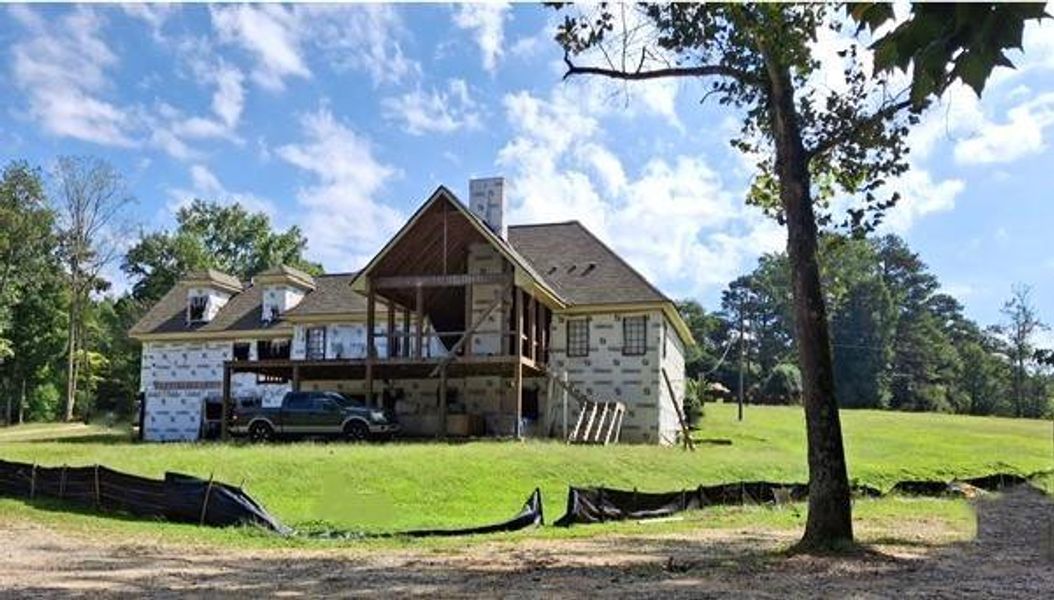 Image 8 of a home in .