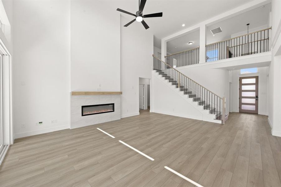 3714 Milwaukee- LivinG room-3