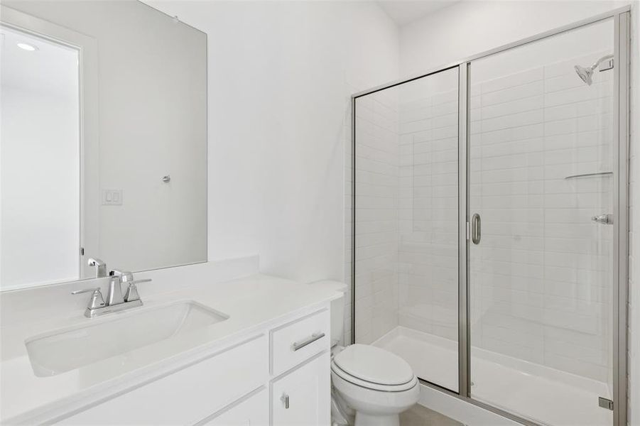 Friends and family will feel right at home in either of the beautifully finished guest baths in our Elise floor plan. Friends and family will feel right at home in either of the beautifully finished guest baths in our Elise floor plan.