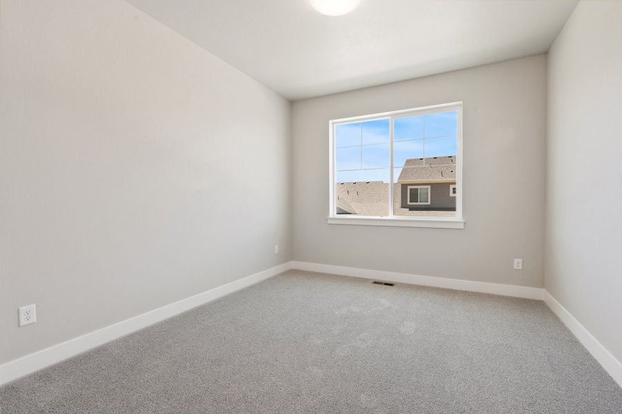 Spacious, unfurnished interior of a new home in The Lakes at Centerra, Loveland (Image 18).