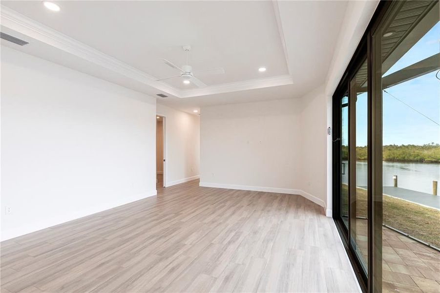 Spacious, unfurnished interior of a new home in , Port Charlotte (Image 43).