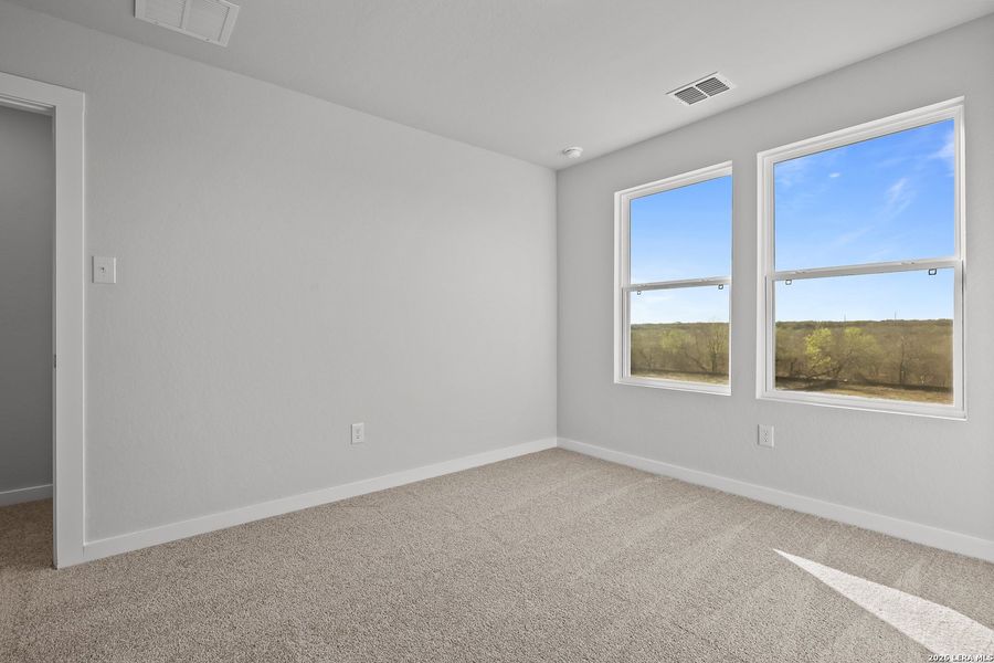 Spacious, unfurnished interior of a new home in Summerlin, San Antonio (Image 18).