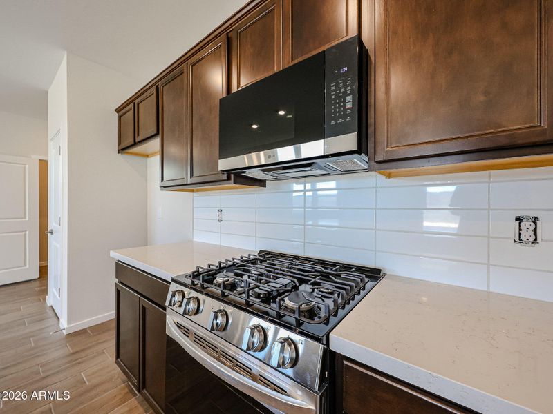 13_Oak-Manzanita-at-Teravalis_Buckeye_Ho 13_Oak-Manzanita-at-Teravalis_Buckeye_Ho