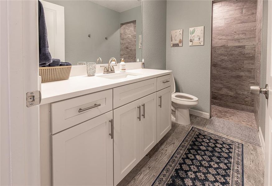 Furnished interior view inside a new home in , Port Charlotte (Image 15).