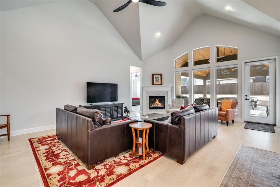 Bright and so much natural light. See the amazing vaulted ceilings and tall windows. Bright and so much natural light. See the amazing vaulted ceilings and tall windows.