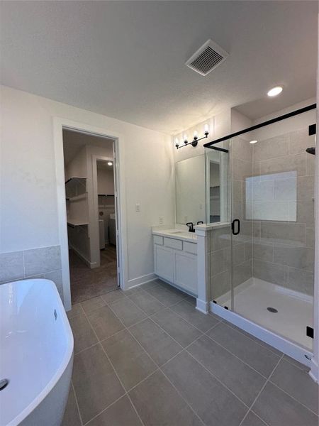 Furnished interior view inside a new home in Cross Creek West, Fulshear (Image 8).
