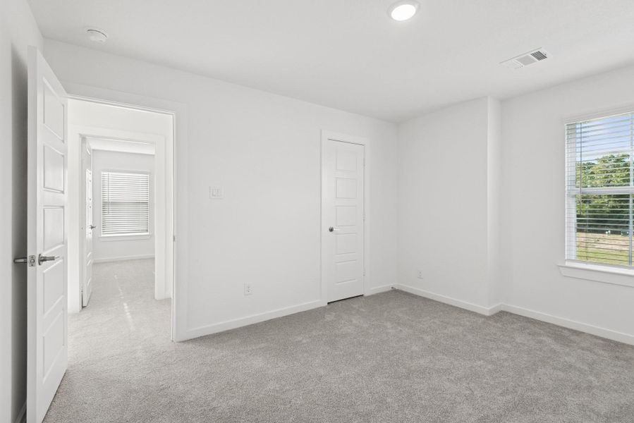 Spacious, unfurnished interior of a new home in Summerview, Fulshear (Image 28). Spacious, unfurnished interior of a new home in Summerview, Fulshear (Image 28).