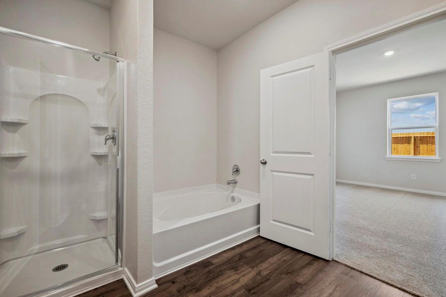 Furnished interior view inside a new home in Pinewood Trails, Cleveland (Image 9).