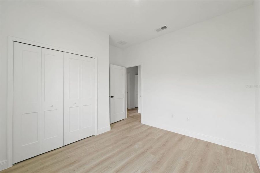 Spacious, unfurnished interior of a new home in , Ocala (Image 29).
