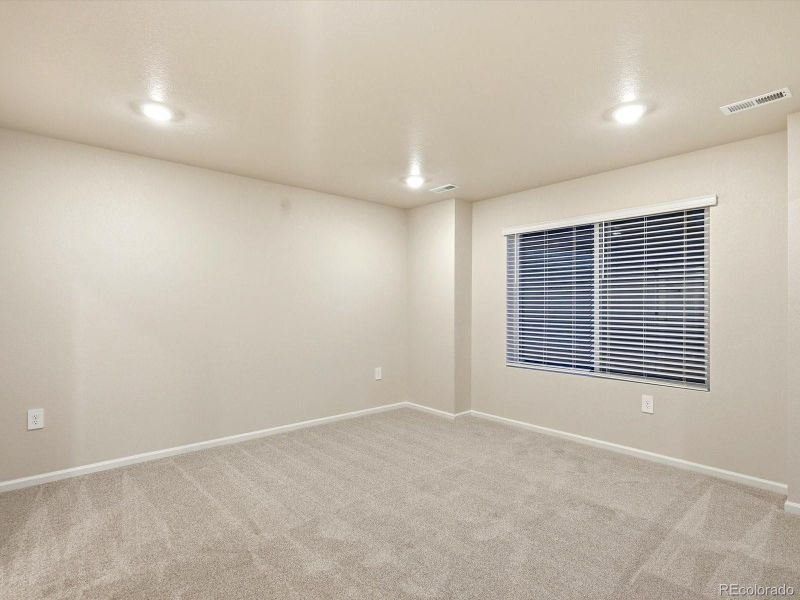Spacious, unfurnished interior of a new home in Three Hills, Morrison (Image 21).
