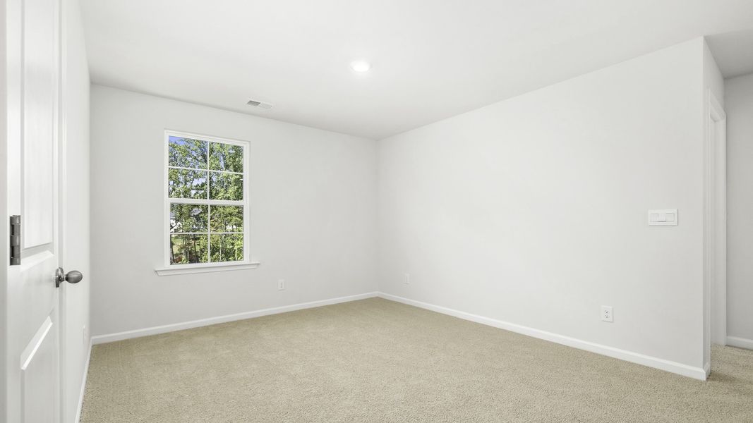 Spacious, unfurnished interior of a new home in Forest Creek, Winston-Salem (Image 13).