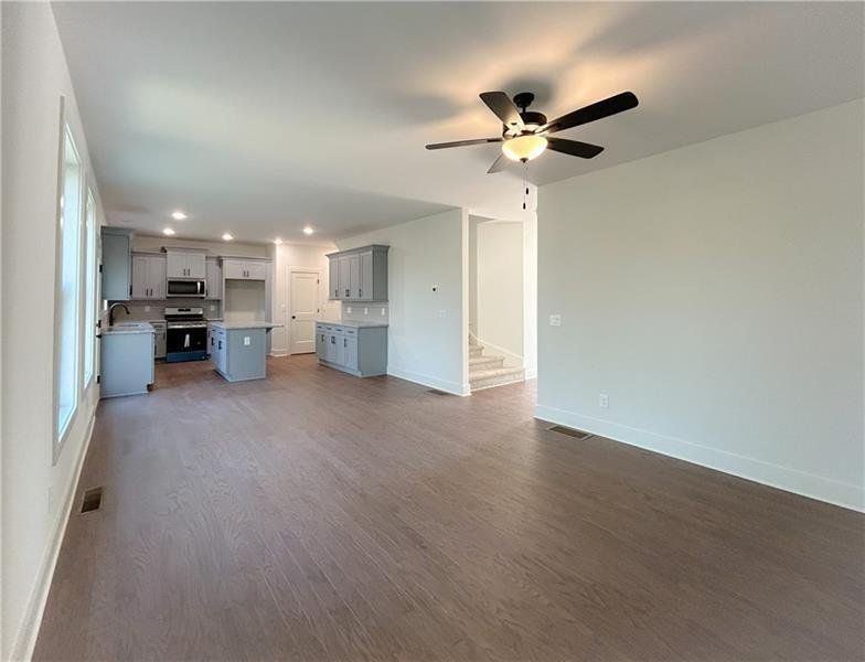 Spacious, unfurnished interior of a new home in , Cartersville (Image 12).
