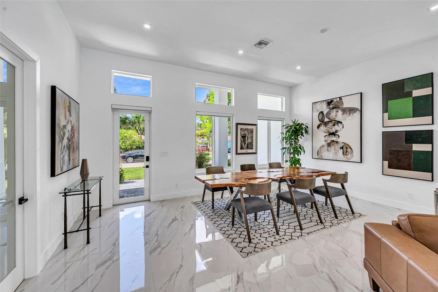Furnished interior view inside a new home in , Oakland Park (Image 9).