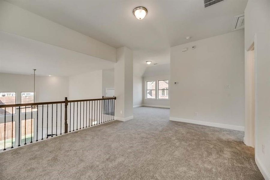 Spacious, unfurnished interior of a new home in Lake Forest, McKinney (Image 16).