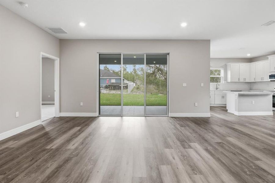 Spacious, unfurnished interior of a new home in , Ocala (Image 19).