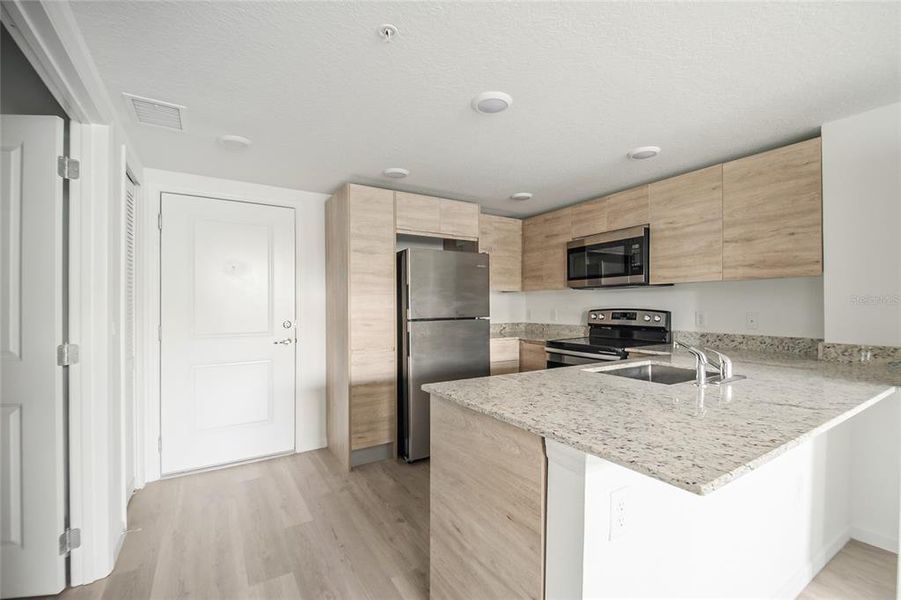 Furnished interior view inside a new home in , Orlando (Image 9).