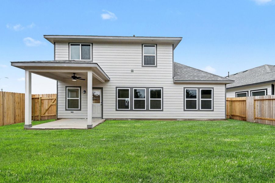 Exterior details and patio area of a home in , Bay City (Image 14).