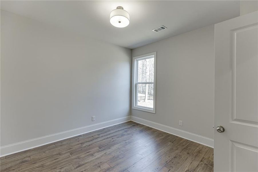 Spacious, unfurnished interior of a new home in , Bishop (Image 25).