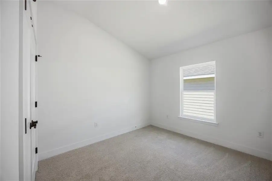 Spacious, unfurnished interior of a new home in Briarwood, Alachua (Image 13).