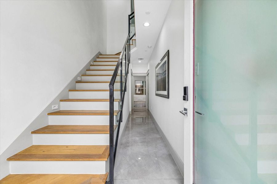 Spacious, unfurnished interior of a new home in , Houston (Image 22).