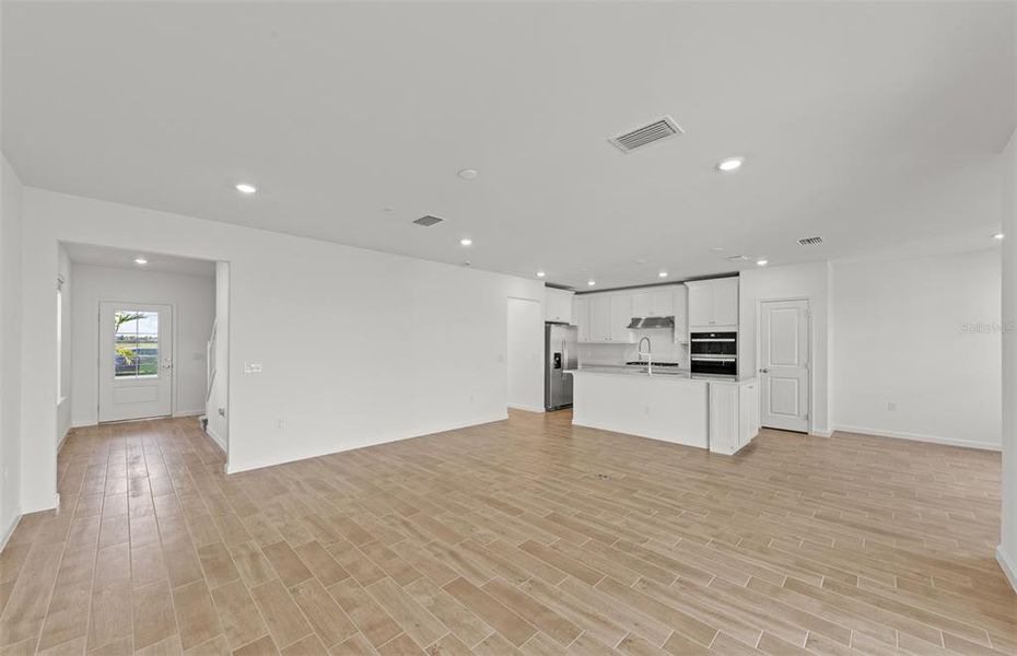 Spacious, unfurnished interior of a new home in Reagan Landing, Bradenton (Image 16). Spacious, unfurnished interior of a new home in Reagan Landing, Bradenton (Image 16).
