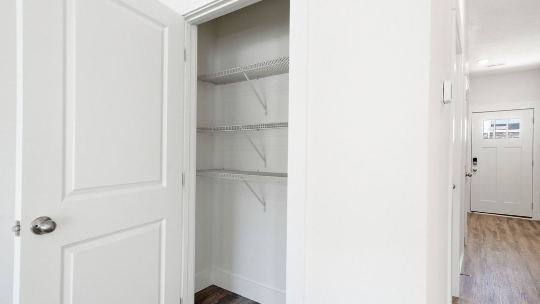Spacious, unfurnished interior of a new home in The Arbor Townhomes, Kingsport (Image 27).
