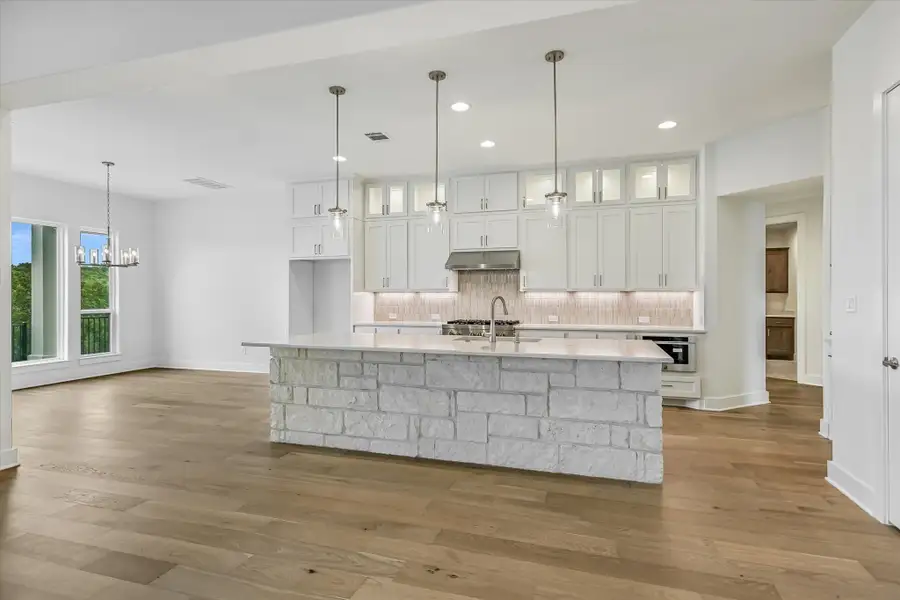 Representative furnished interior of a home built from the Santa Barbara II by Giddens Homes in Scofield Farms Estates, Georgetown (Image 85).