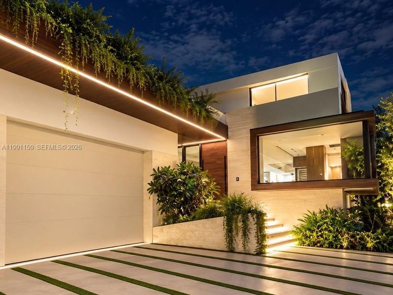 Exterior details and patio area of a home in , Miami Beach (Image 26).