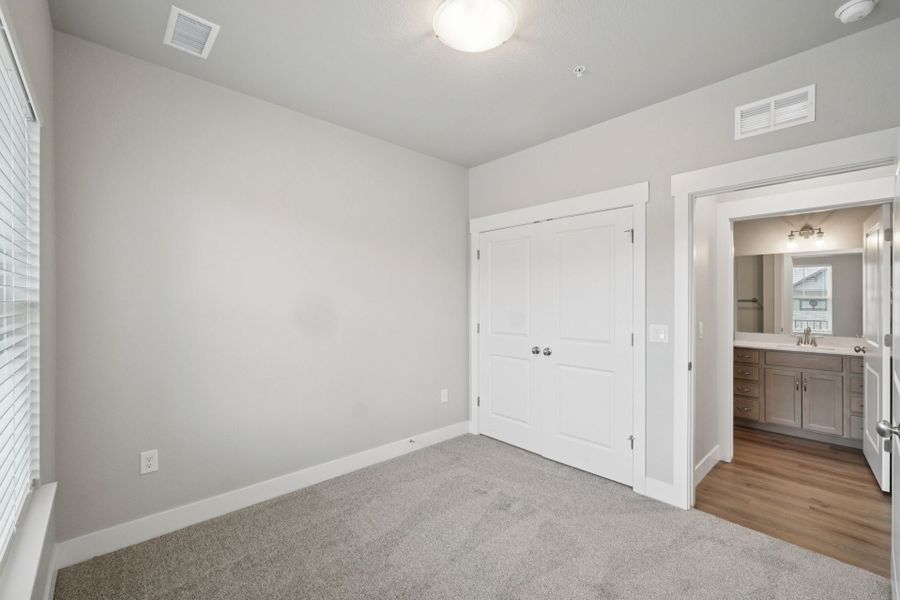 Spacious, unfurnished interior of a new home in Highlands at Fox Hill, Longmont (Image 17). Spacious, unfurnished interior of a new home in Highlands at Fox Hill, Longmont (Image 17).