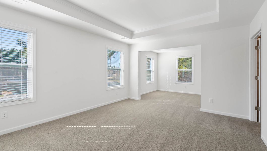 Spacious, unfurnished interior of a new home in Cottonwood Ridge, Piedmont (Image 25).