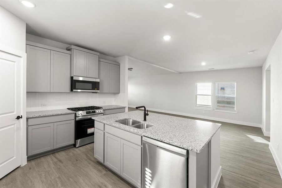 08. 705 Valley Pines - Kitchen (3) 08. 705 Valley Pines - Kitchen (3)