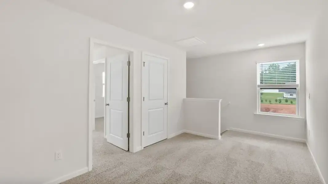 Spacious, unfurnished interior of a new home in Durbin Meadows, Fountain Inn (Image 25).