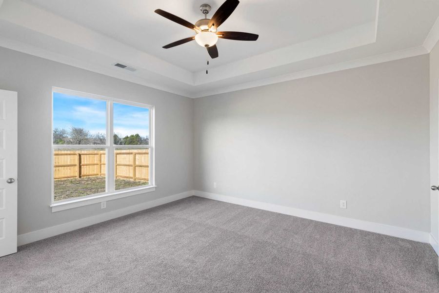 Spacious, unfurnished interior of a new home in Saundersville Station, Hendersonville (Image 8).