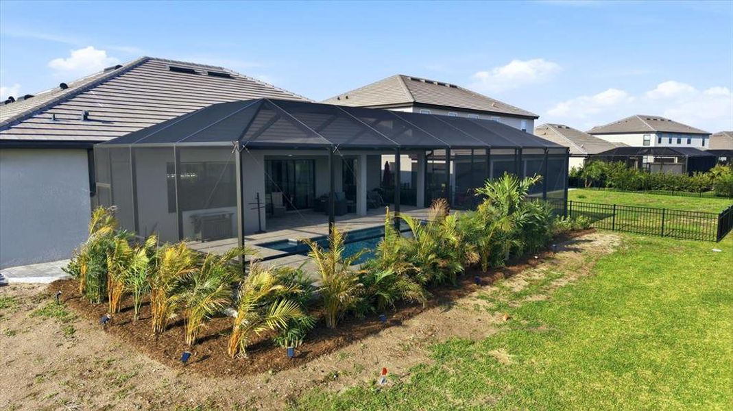 Exterior details and patio area of a home in , Bradenton (Image 30).