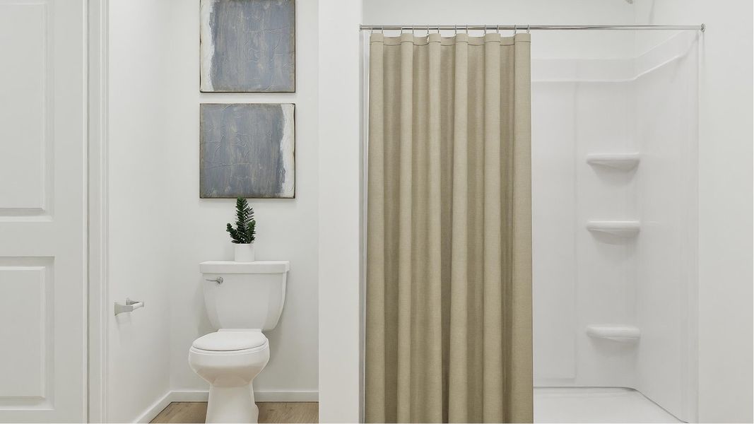 Grove Core FL L056 Kitson Owners Bath 2of2 F1