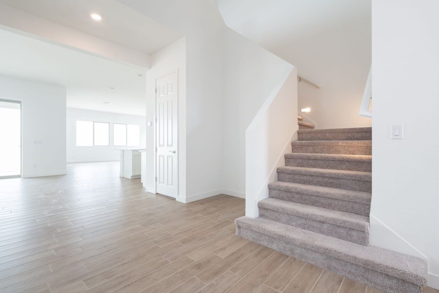 Spacious, unfurnished interior of a new home in Soleo, Queen Creek (Image 10).