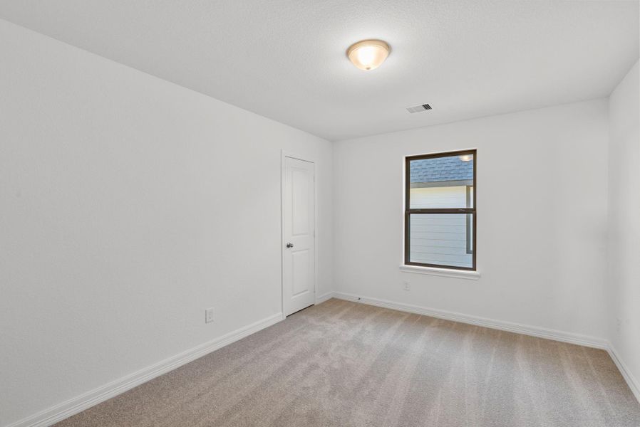 Spacious, unfurnished interior of a new home in Cedar Pointe, Crosby (Image 14).