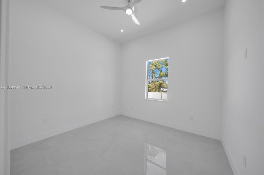 Spacious, unfurnished interior of a new home in , Lehigh Acres (Image 23).