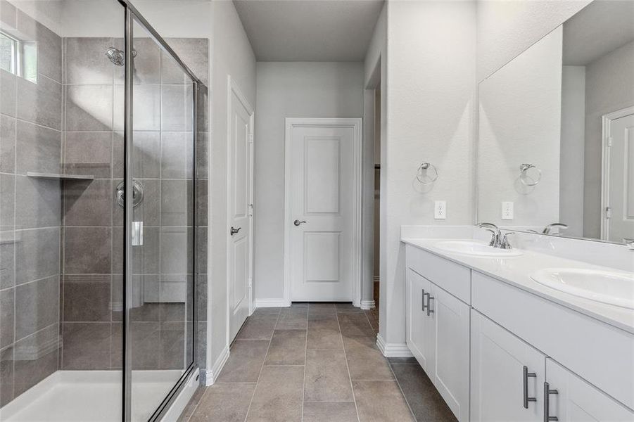 Image 39 of a home in Stratton Place.