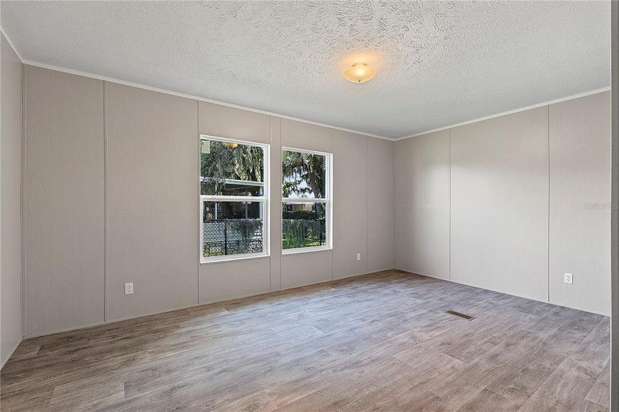 Spacious, unfurnished interior of a new home in , Astatula (Image 17).